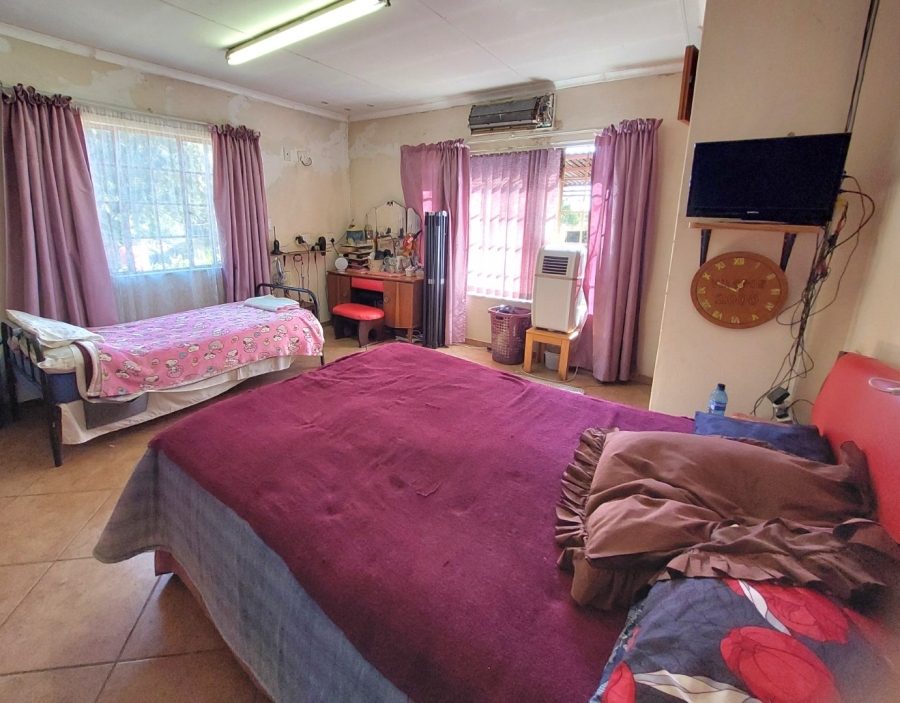 3 Bedroom Property for Sale in Mamogaleskraal AH North West